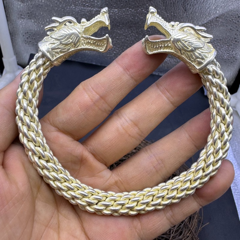 Vintage Collectible Jewelry - กำไลข้อมือลายมังกรโบราณสมัยราชวงศ์ซ่ง ของสะสมพื้นบ้านแบบวินเทจ เครื่องประดับข้อมือรูปหัวมังกรจีน