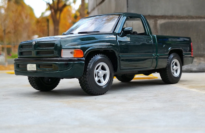 Vintage Collectible Trucks - 1/26 สินค้าใหม่หายากมาใหม่ราคาพิเศษDiecastโลหะอเมริกันคลาสสิกVINTAGEรถกระบะรุ่นเฟอร์นิเจอร์จอแสดงผลคอลเลกชันของเล่น