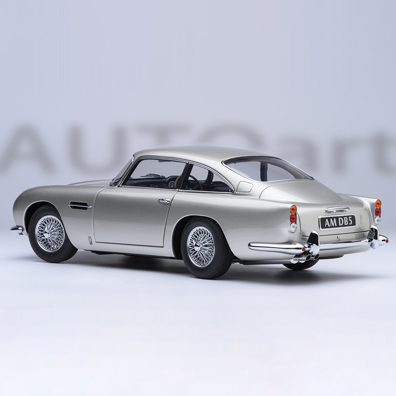 AUTOart 1:18 Scale Diecast All - Vintage Collectible Classics บทวิจารณ์และราคา