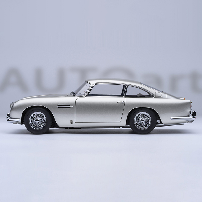AUTOart 1:18 Scale Diecast All - Vintage Collectible Classics บทวิจารณ์และราคา