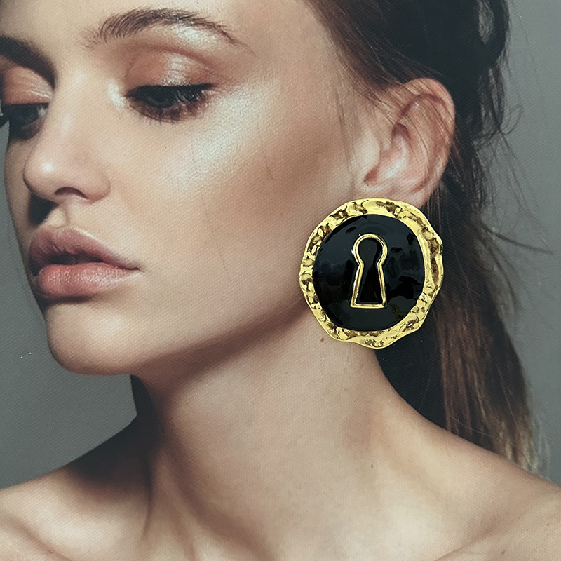 ยุ้ยสีดําเคลือบโลหะผสมต่างหูสต - Vintage Collectible Jewelry บทวิจารณ์และราคา