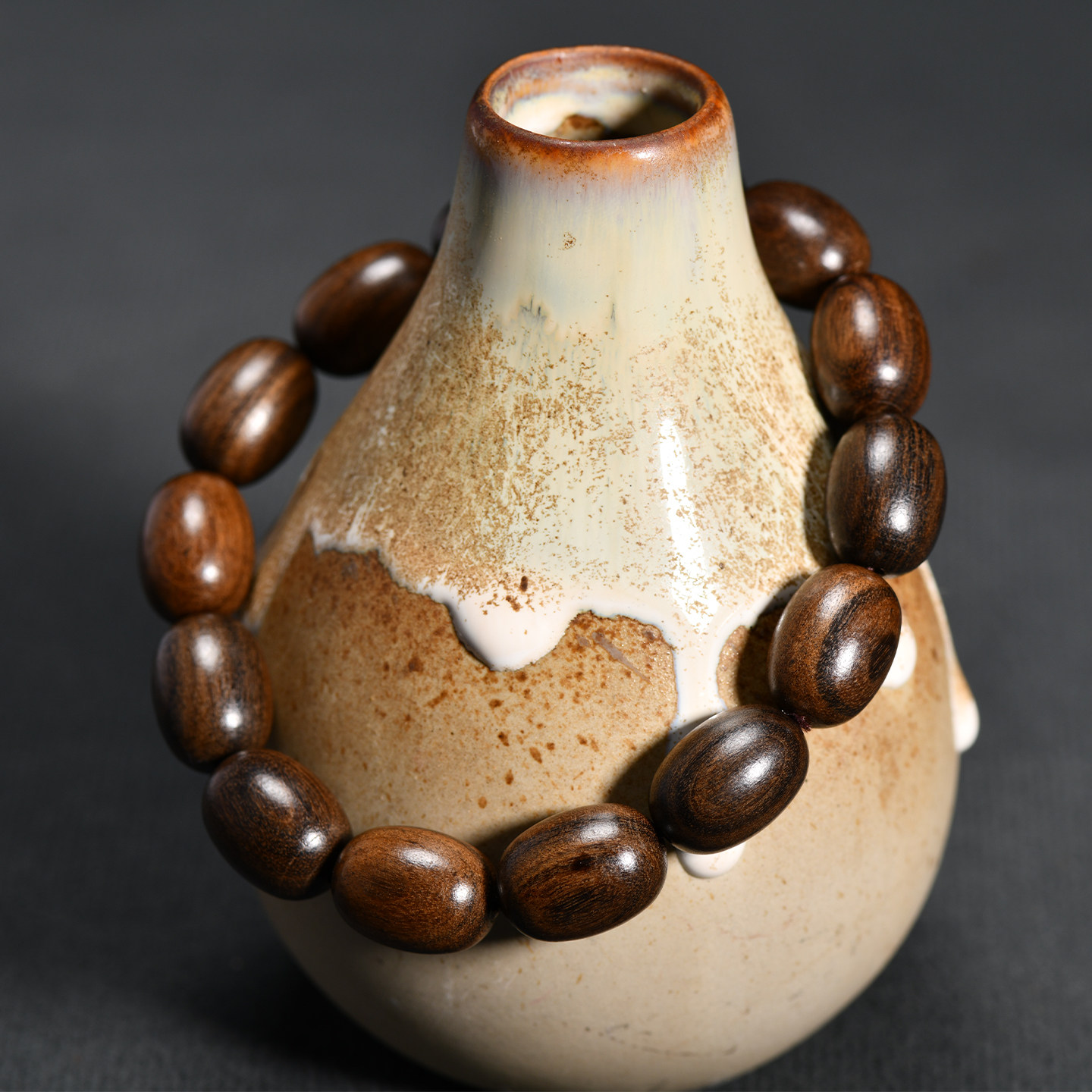 สร้อยข้อมือลูกปัดไม้มะเกลือวิน - Vintage Collectible Jewelry บทวิจารณ์และราคา
